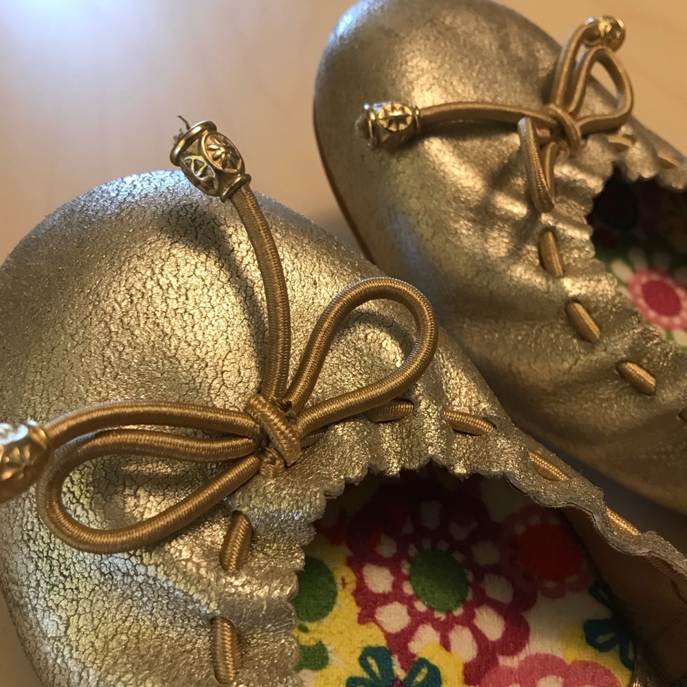 Born ballet style gold flats